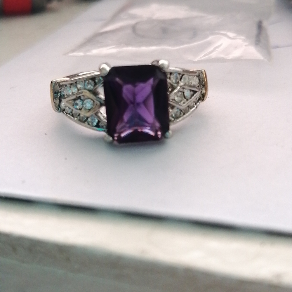 Fashion ring